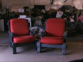 Fauteuils orange et gris la paire