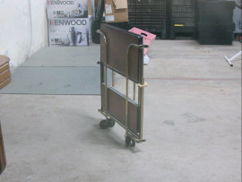 SERVANTE PLIABLE