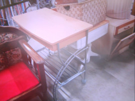 PETIT BUREAU