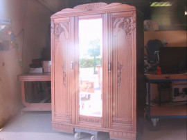 ARMOIRE A GLACE