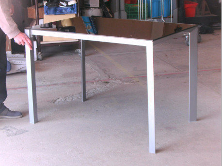 TABLE VERRE TREMPE