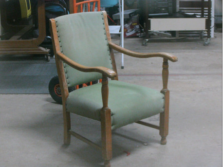 chaise style Louis XIII