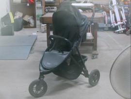 POUSSETTE 3 ROUES