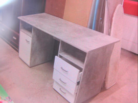 bureau gris