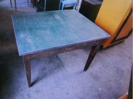 TABLE D ATELIER